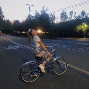 Meet your Posher, Alicia